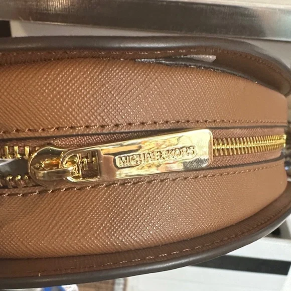 Michael Kors Brown Logo Crossbody Bag Jet Set Travel - Picture 15 of 16